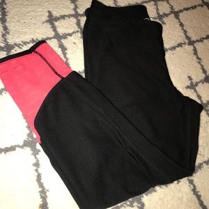 Black and pink workout leggings!